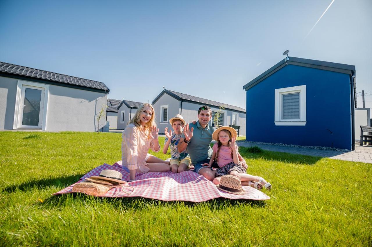 Scandi Village Zator Exterior foto