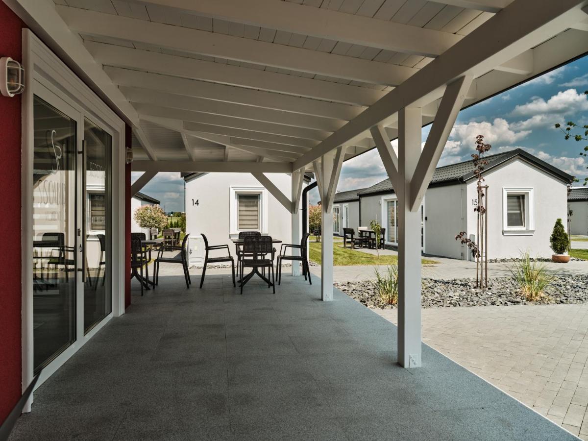 Scandi Village Zator Exterior foto